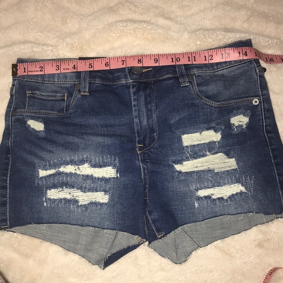 BlankNYC cutoff blue jean shorts ripped 27 new NWT - Picture 2 of 8